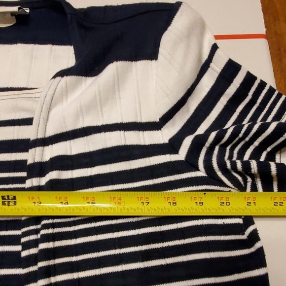 #031 Alfred Dunner Sz 16 ๐HP๐ธ๐ Navy and white striped short sleeved top - Picture 9 of 9
